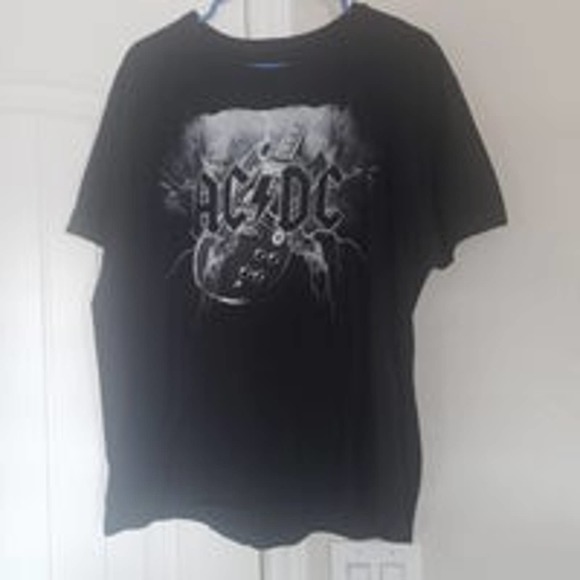 AC/DC Black shirt size XL - Picture 1 of 2
